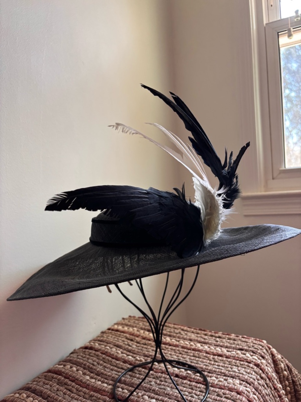 John Boyd London Vintage Black Kentucky Derby Style Fascinator Hat with Feathers - Picture 3 of 10